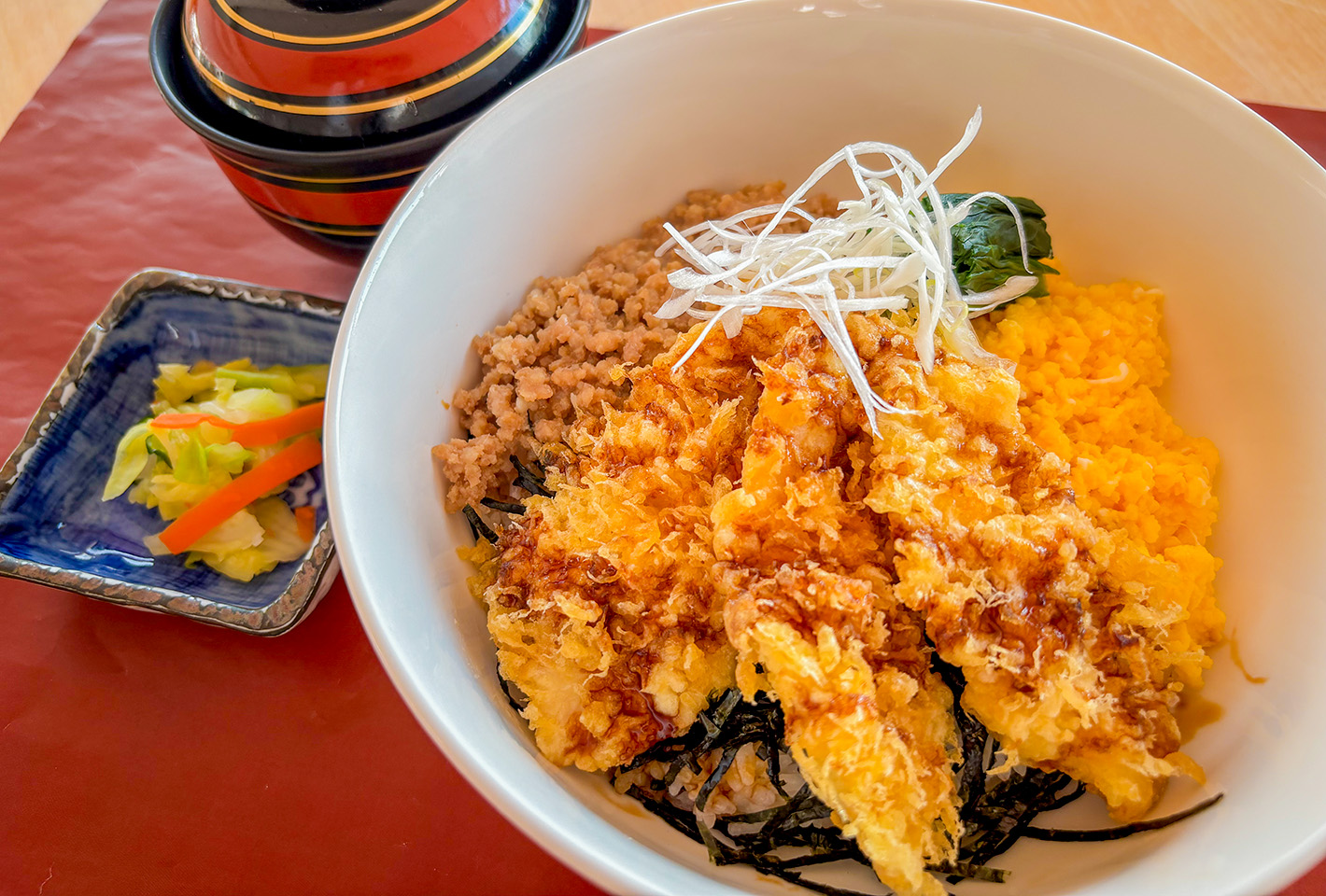 とり天そぼろ丼