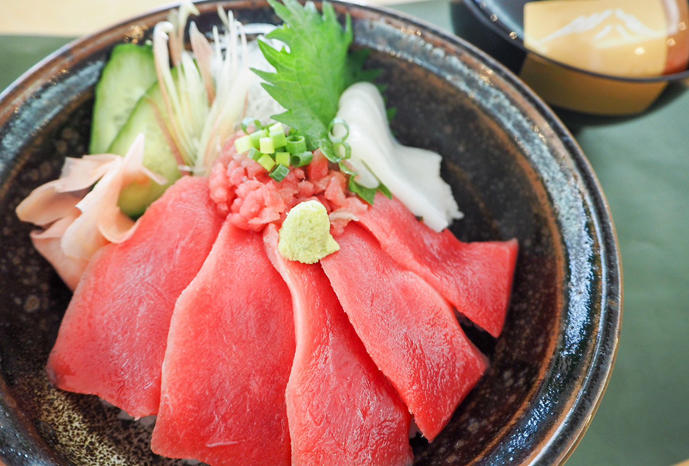 数量限定　本まぐろ丼