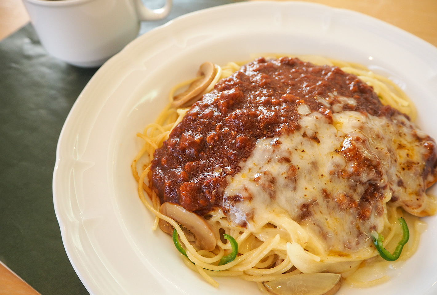 チーズがけミートソース